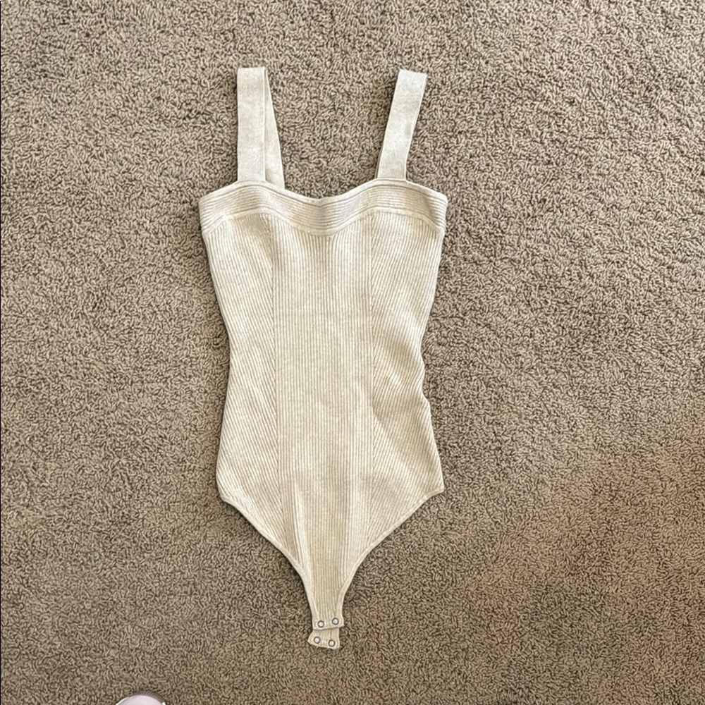 Abercrombie Beige Ribbed Sweetheart Bodysuit